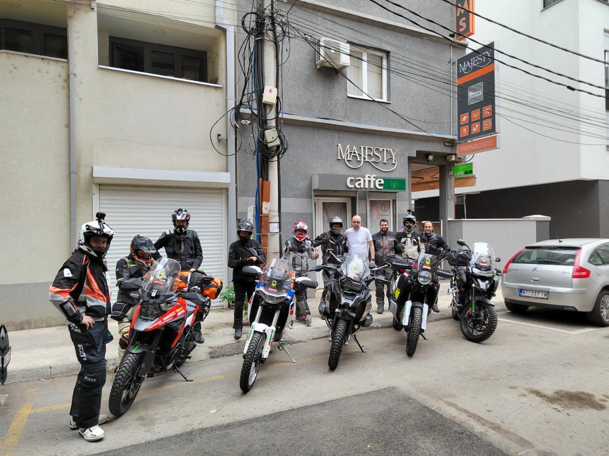 Bed And Breakfast Majesty Nis Bagian luar foto