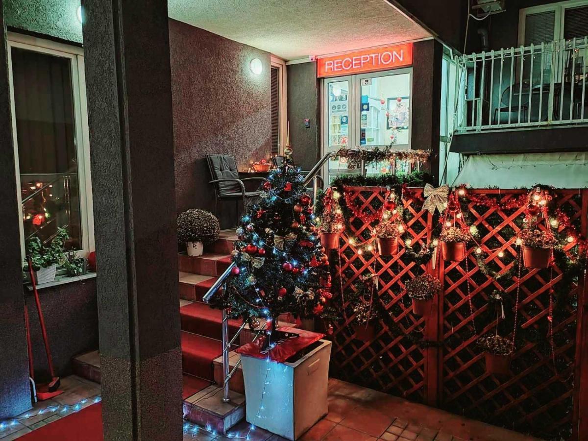 Bed And Breakfast Majesty Nis Bagian luar foto