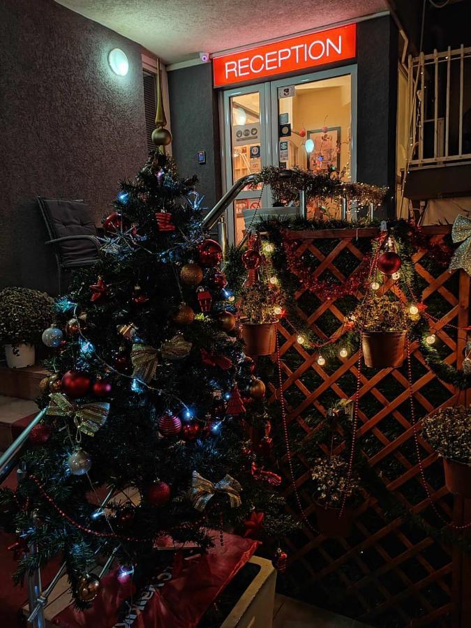 Bed And Breakfast Majesty Nis Bagian luar foto