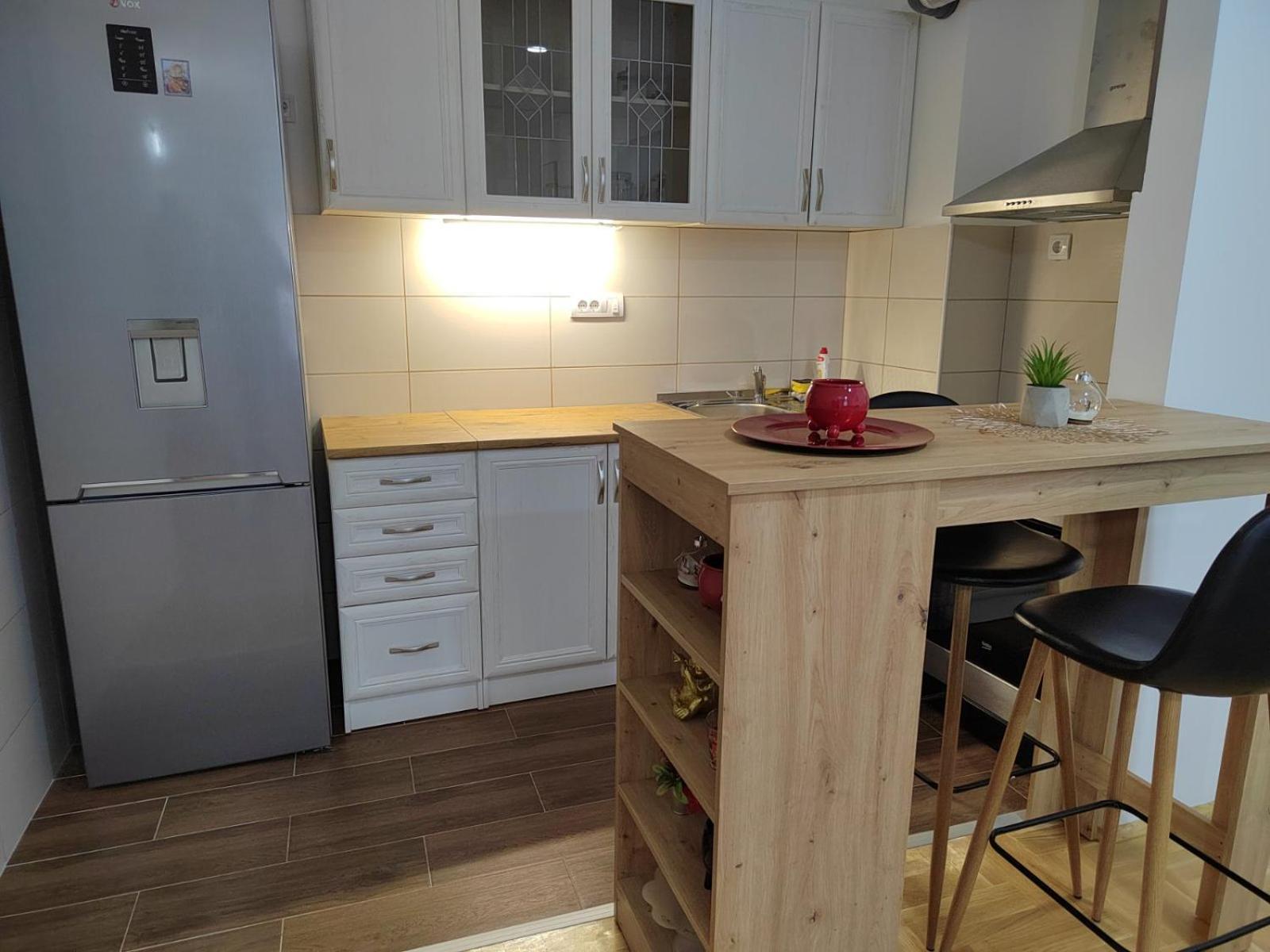 Bed And Breakfast Majesty Nis Bagian luar foto
