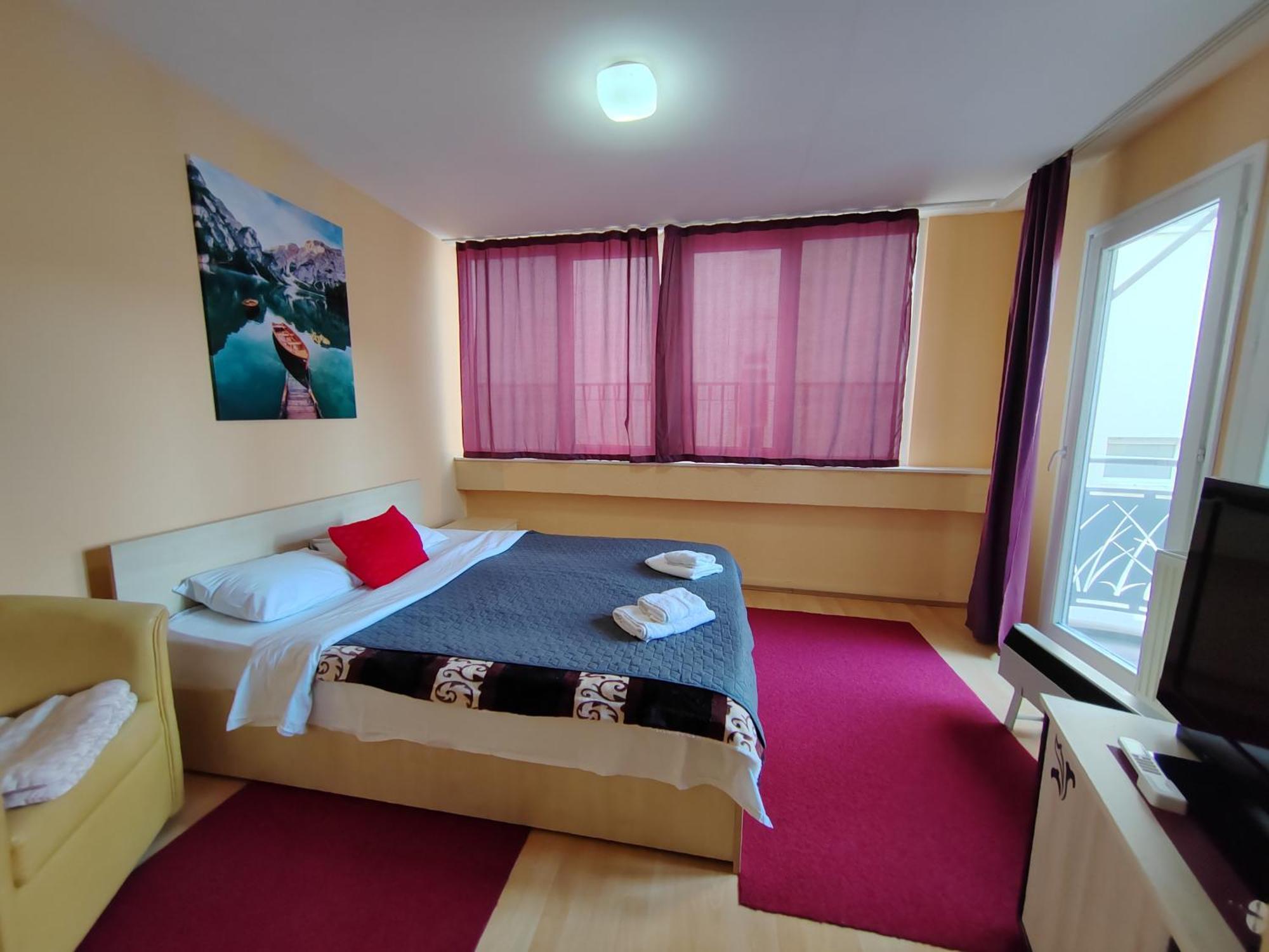 Bed And Breakfast Majesty Nis Ruang foto