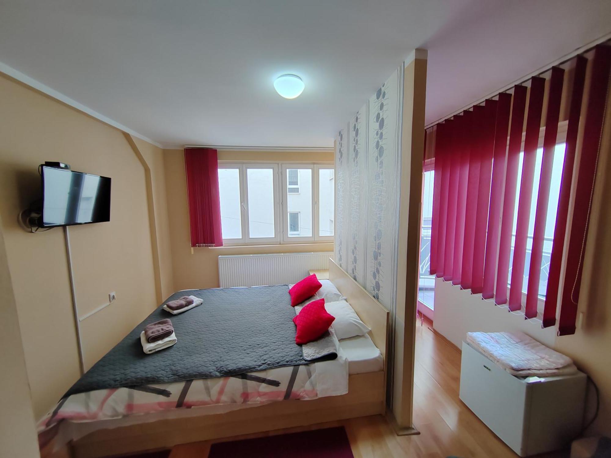 Bed And Breakfast Majesty Nis Bagian luar foto