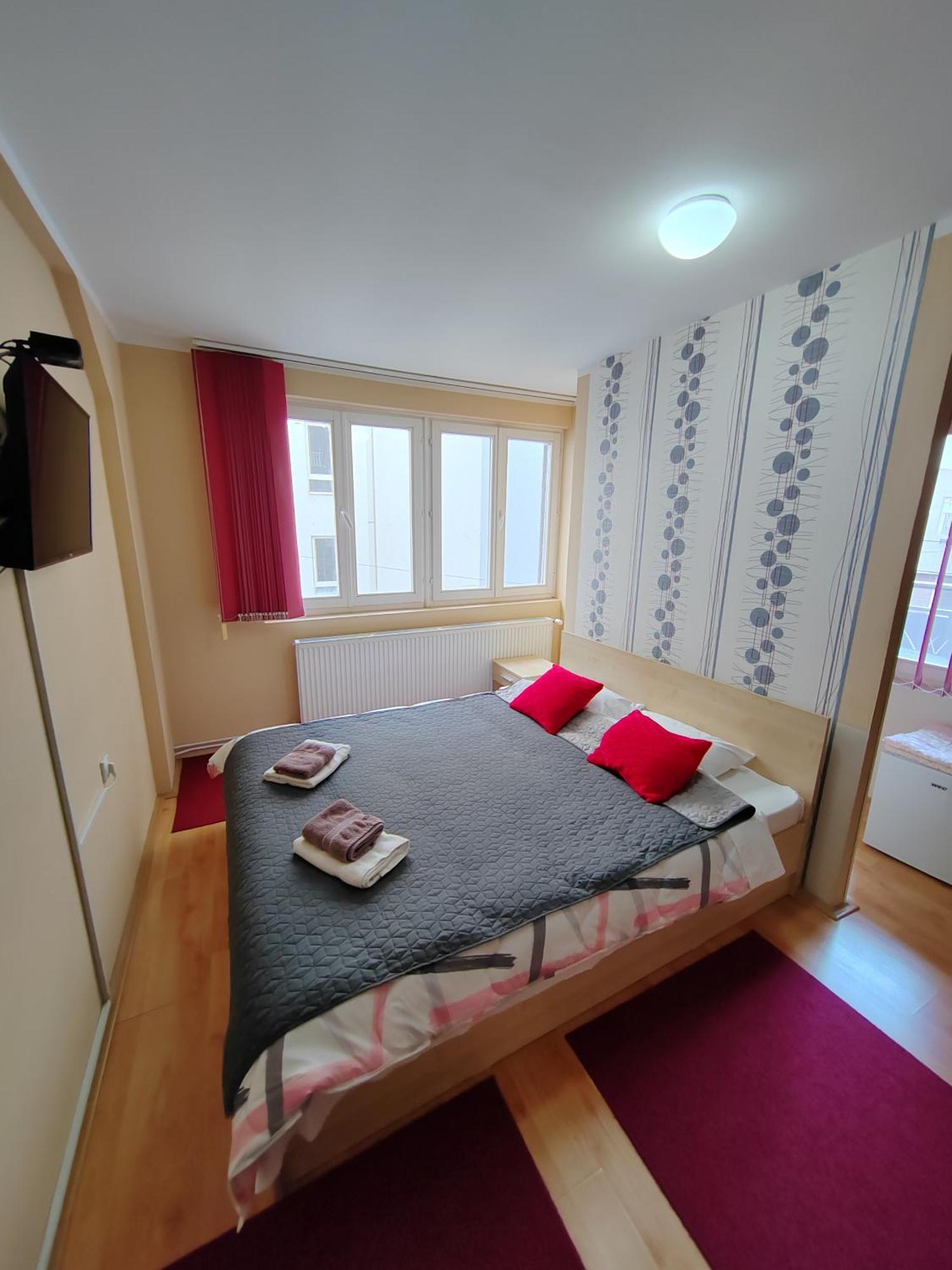 Bed And Breakfast Majesty Nis Bagian luar foto