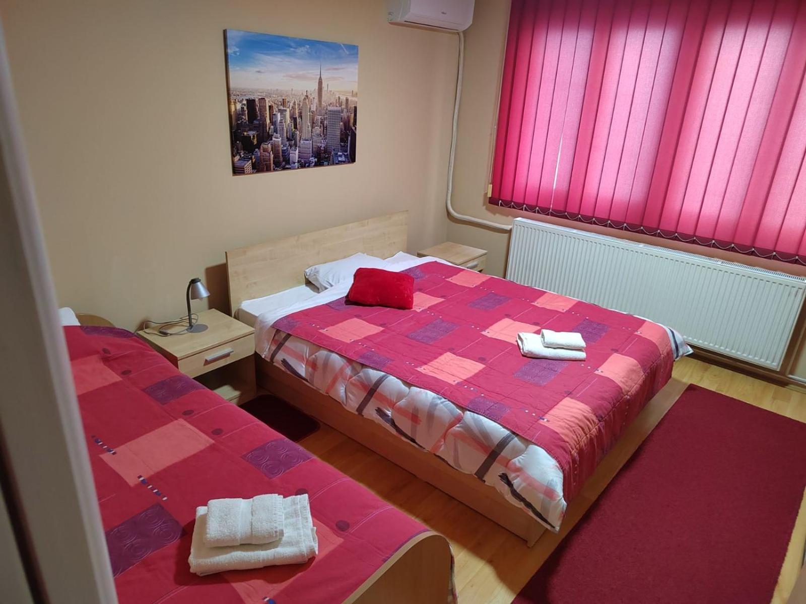 Bed And Breakfast Majesty Nis Bagian luar foto