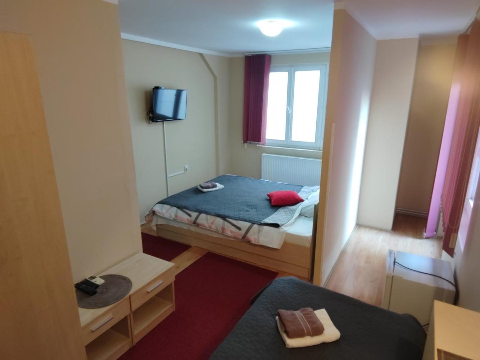 Bed And Breakfast Majesty Nis Ruang foto
