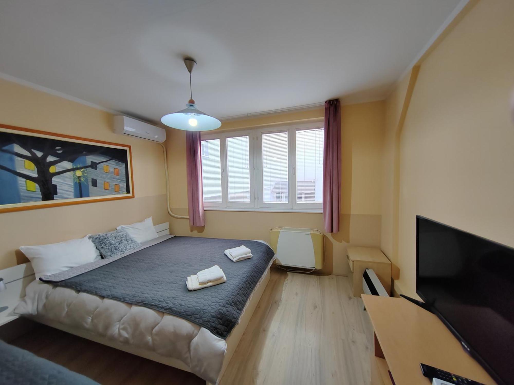 Bed And Breakfast Majesty Nis Ruang foto
