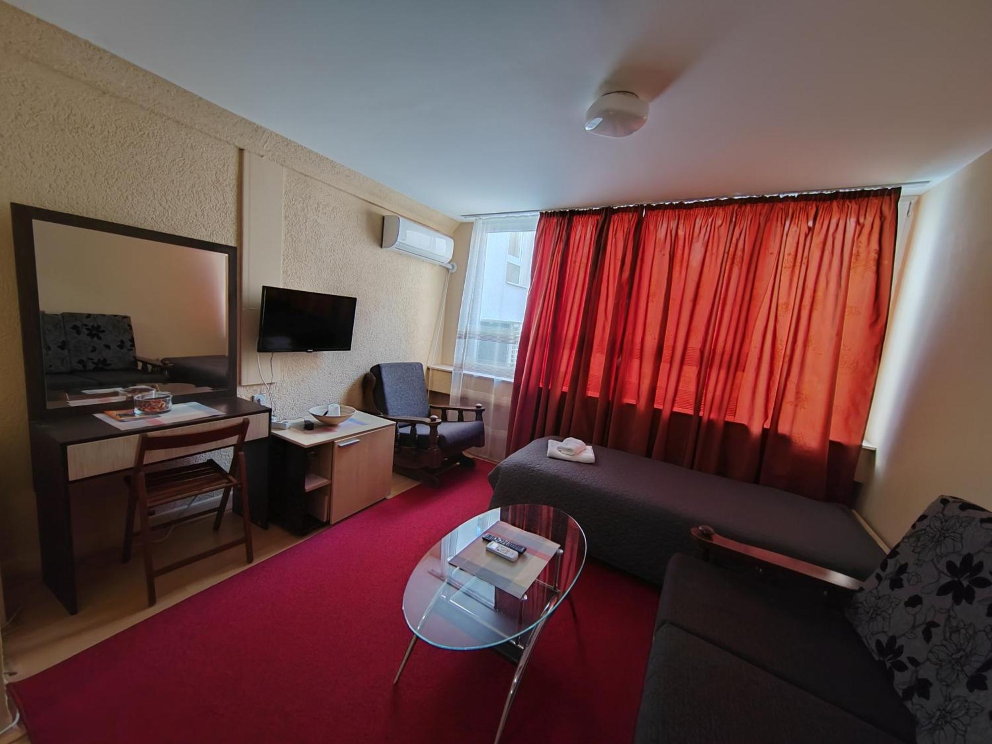 Bed And Breakfast Majesty Nis Ruang foto