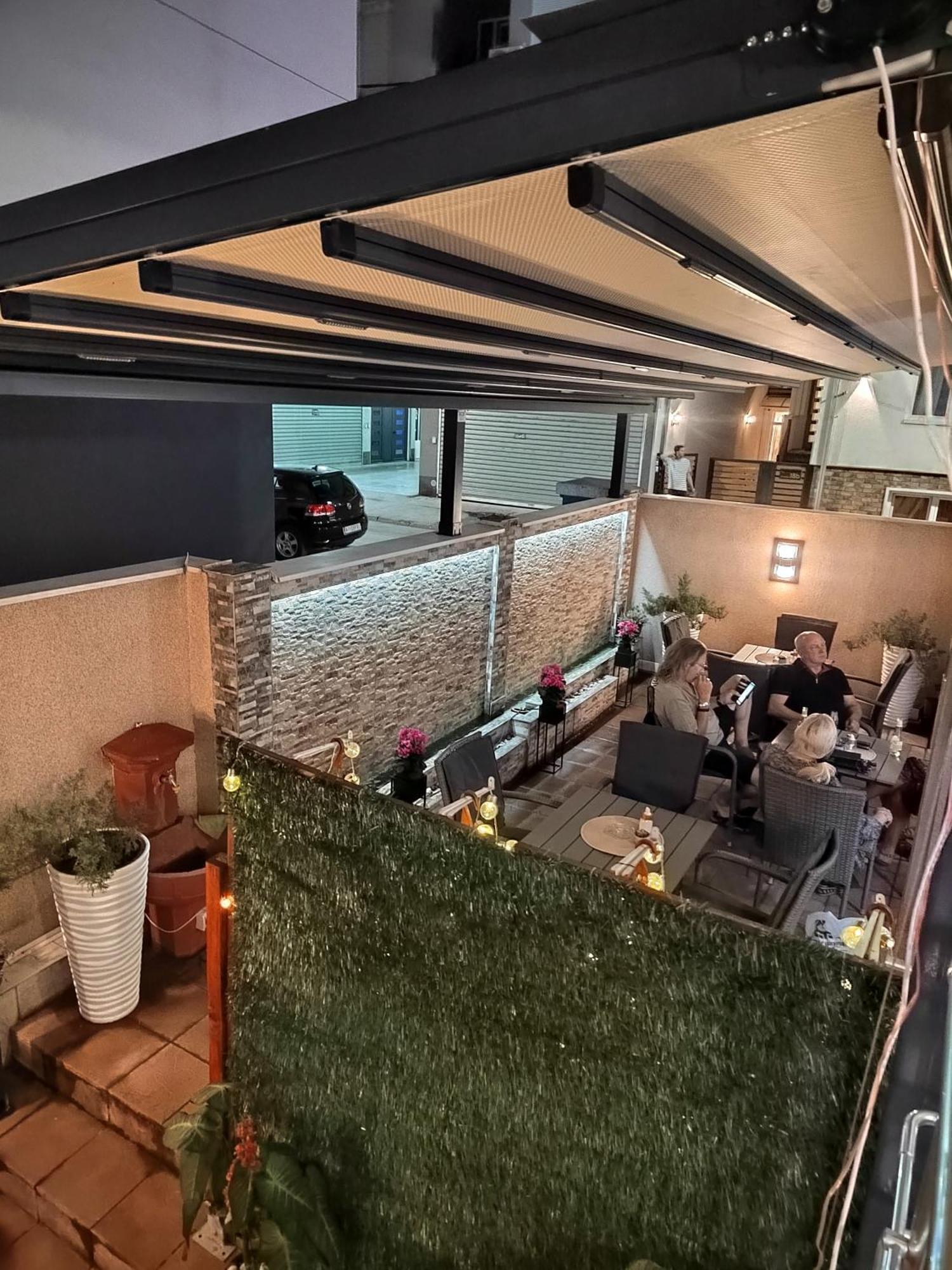Bed And Breakfast Majesty Nis Bagian luar foto