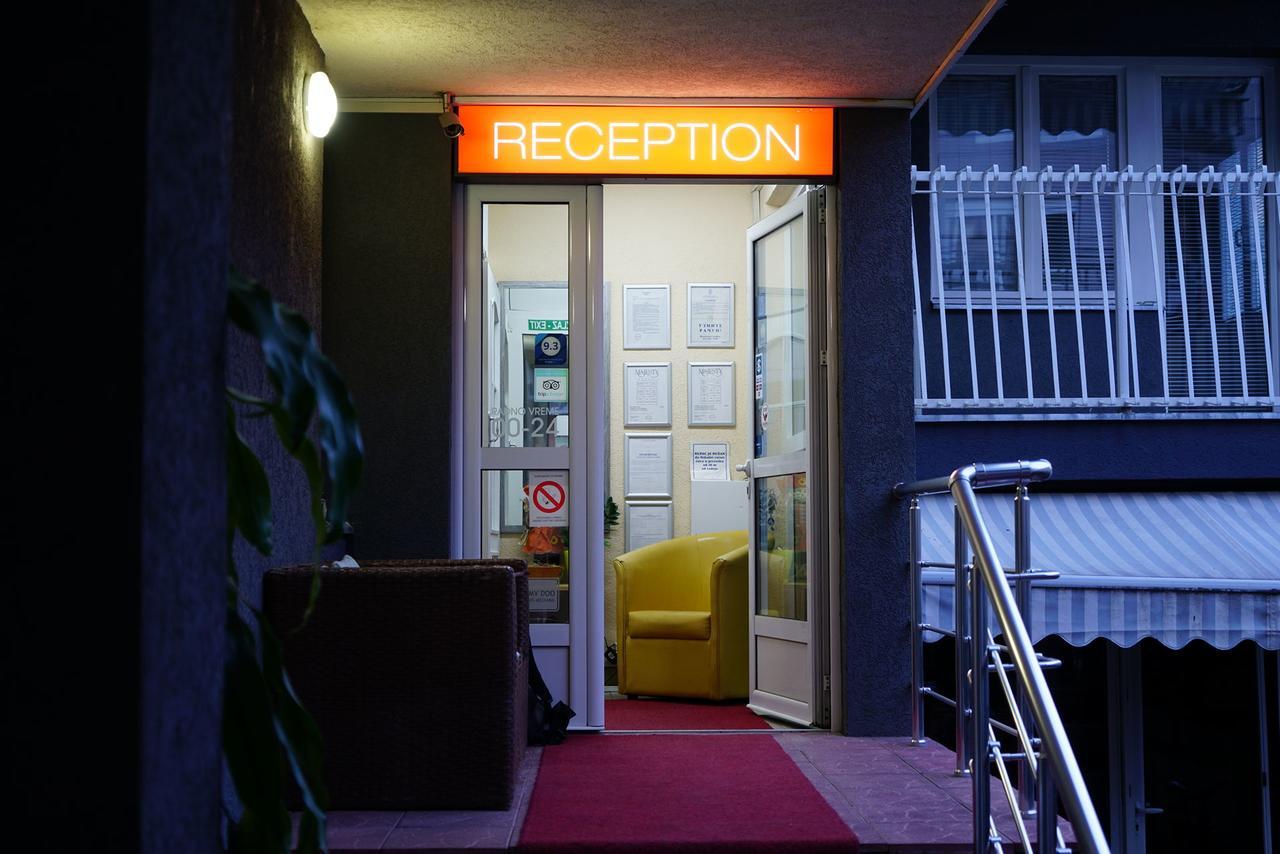 Bed And Breakfast Majesty Nis Bagian luar foto