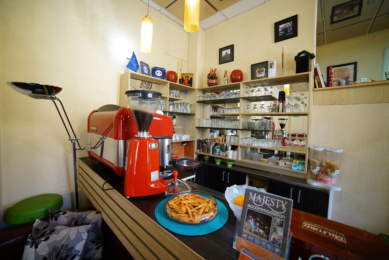 Bed And Breakfast Majesty Nis Bagian luar foto