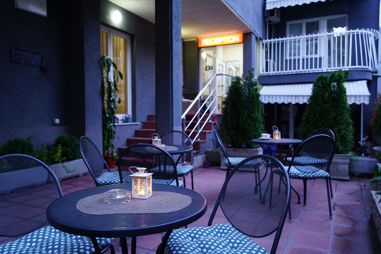 Bed And Breakfast Majesty Nis Bagian luar foto