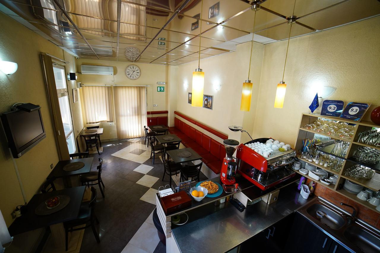 Bed And Breakfast Majesty Nis Bagian luar foto