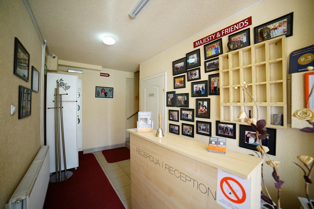 Bed And Breakfast Majesty Nis Bagian luar foto