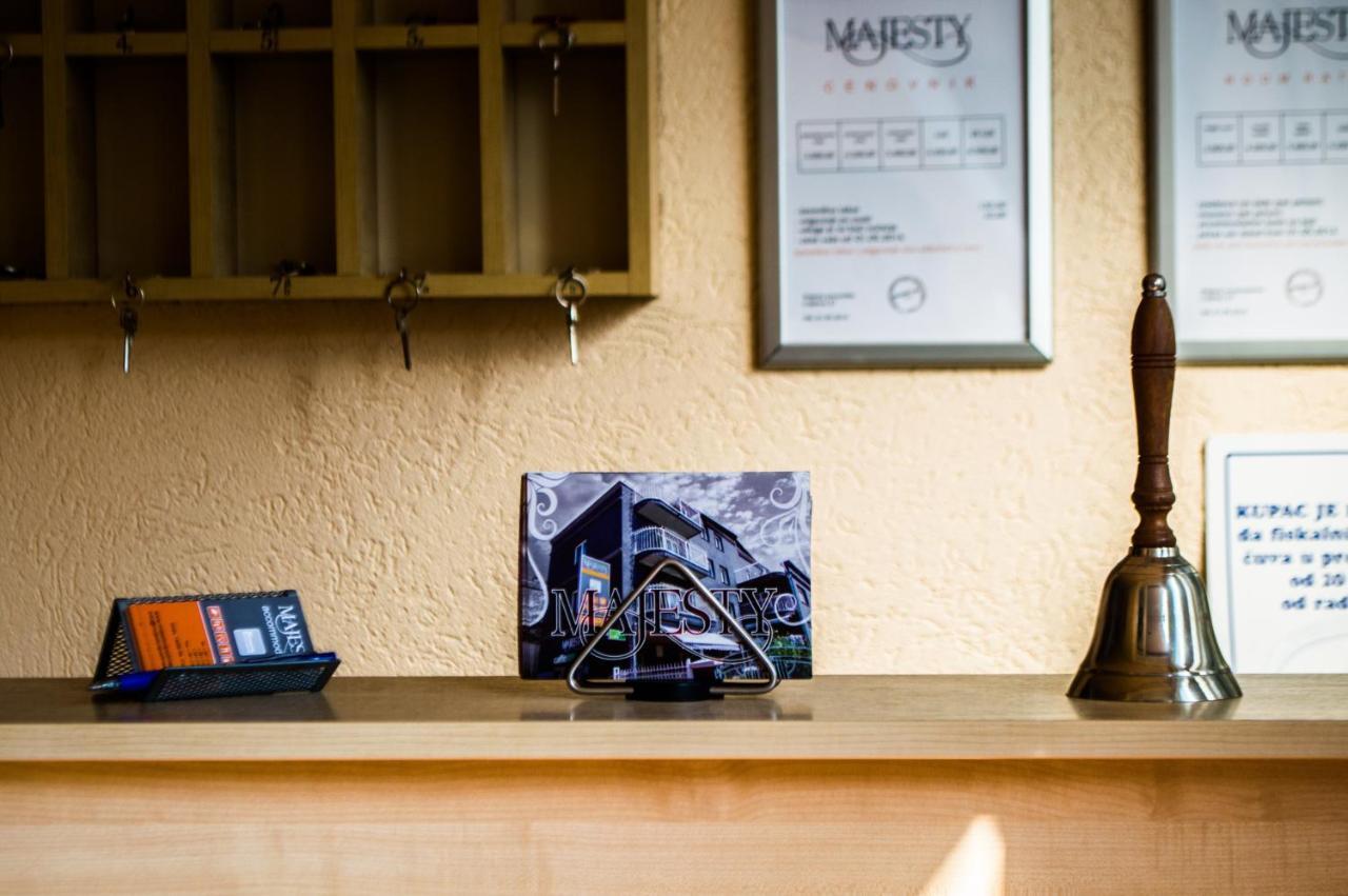 Bed And Breakfast Majesty Nis Bagian luar foto